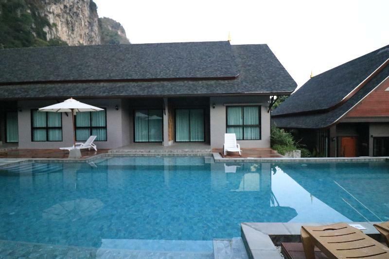 The Scene Cliff View Villas By Swiss-Belhotel Krabi town Εξωτερικό φωτογραφία