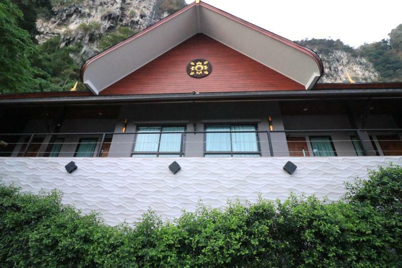 The Scene Cliff View Villas By Swiss-Belhotel Krabi town Εξωτερικό φωτογραφία